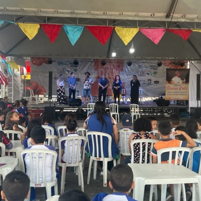 13ª Festa Nacional do Fandango Caiçara de Paranaguá está movimentando a Ilha dos Valadares