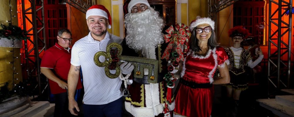 ‘Natal de Esperança’ é aberto em Paranaguá