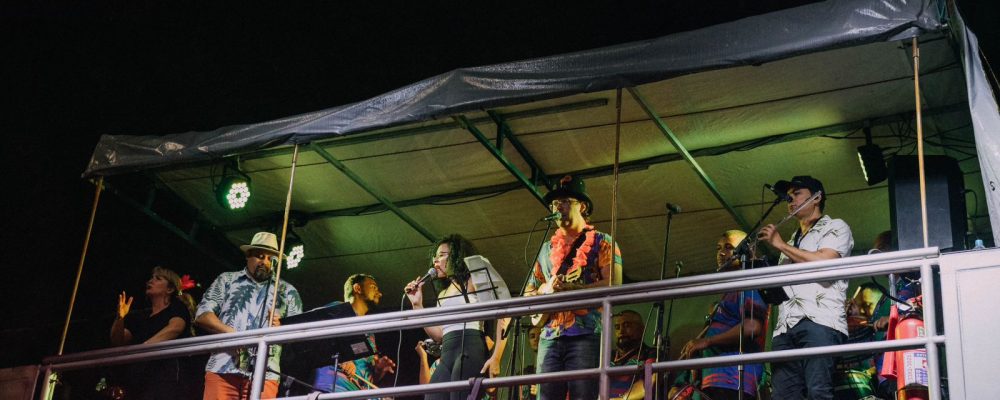 Boca de Fogo e Michelle Reich sacodem segunda noite de Carnaval em Paranaguá