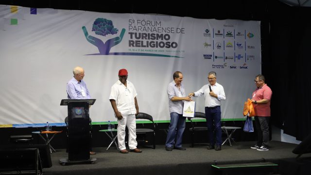 Turismo religioso: Fórum promove troca de experiências e conhecimento entre especialistas em Paranaguá